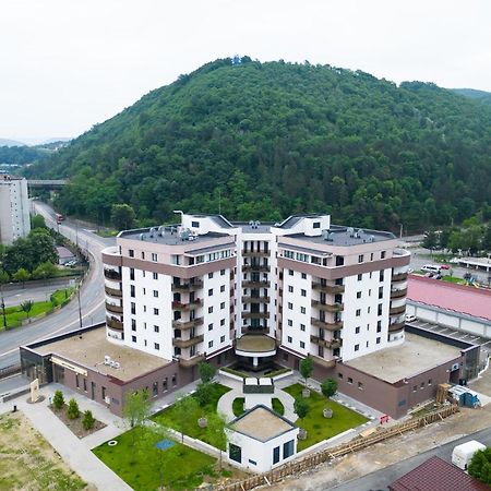 City Center Accomodation - 101 レシツァ エクステリア 写真