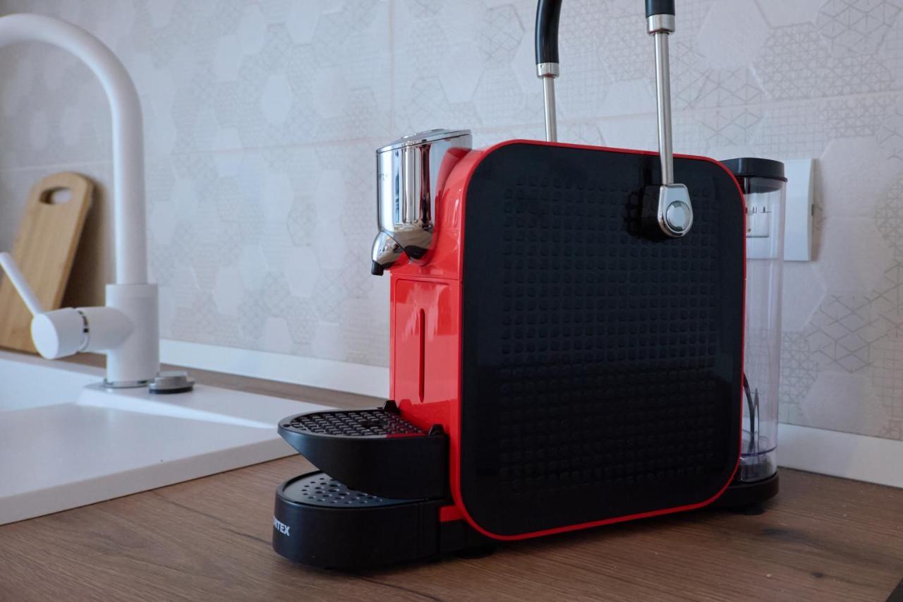 City Center Accomodation - 101 レシツァ エクステリア 写真