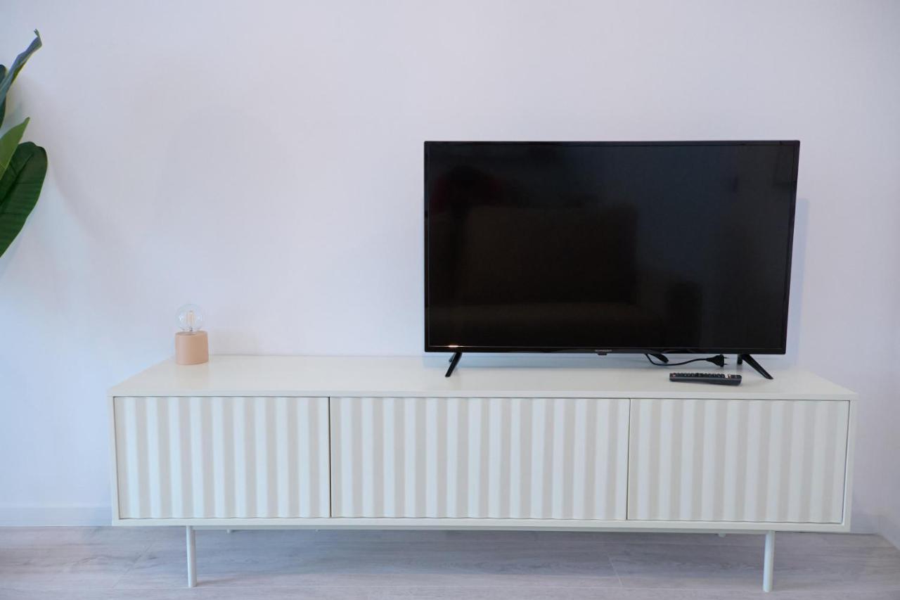 City Center Accomodation - 101 レシツァ エクステリア 写真