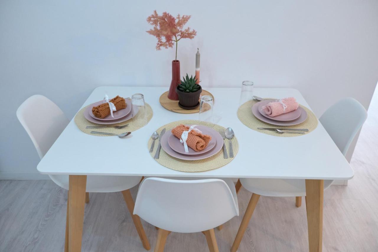 City Center Accomodation - 101 レシツァ エクステリア 写真